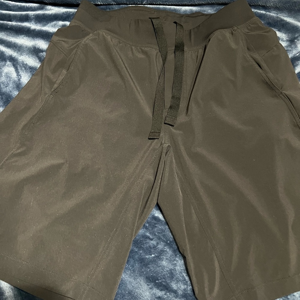 Lululemon  athletica Loungeful shorts L